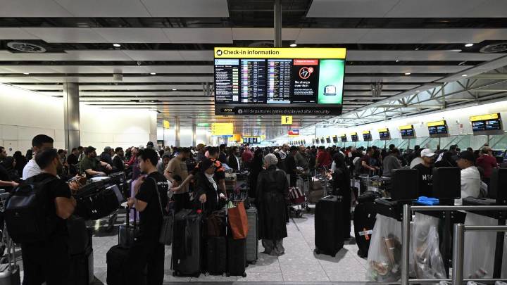 Persisten las incidencias en los aeropuertos europeos tras el ciberataque a Collins Aerospace
