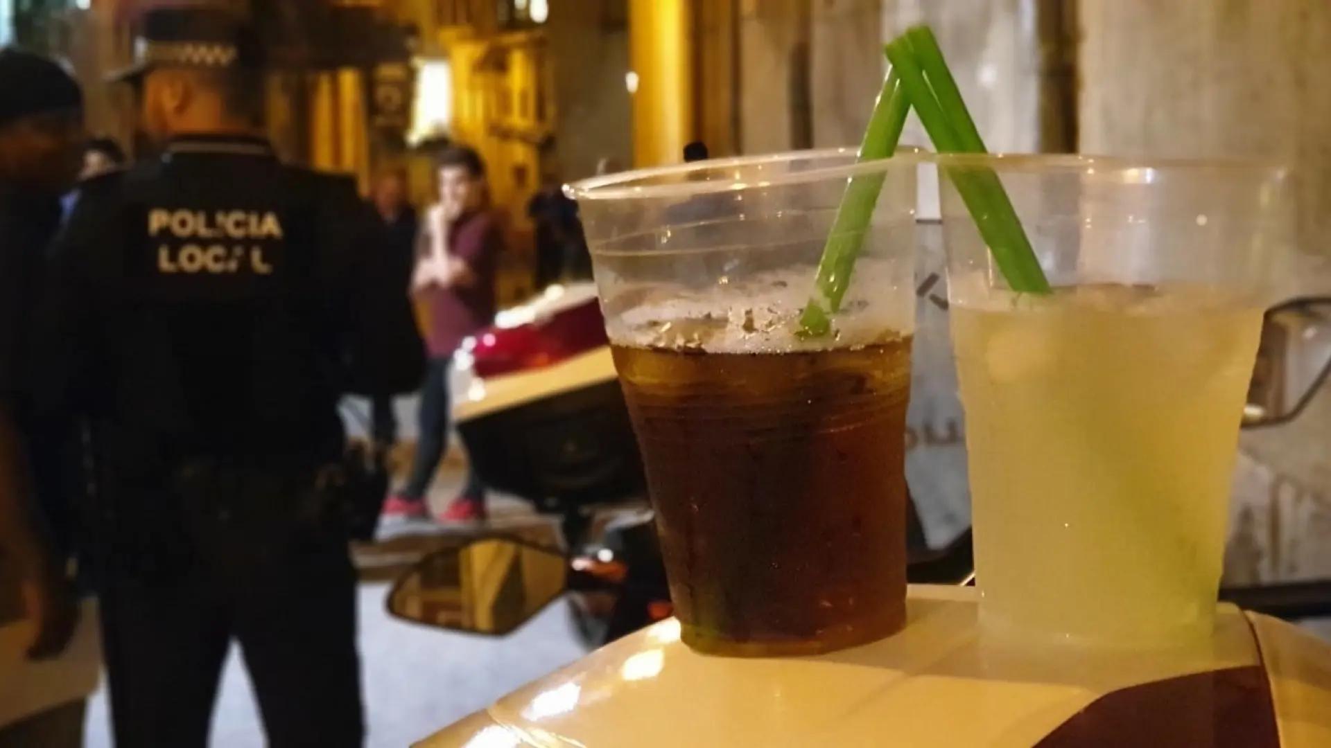 Las fiestas de Chamartín reparten pulseras contra la sumisión química que detectan drogas en la bebida