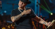 Van 8 municipios que prohíben música con apología del delito