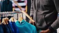 Roban en dos locales comerciales