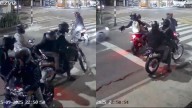 Ocho ladrones protagonizaron impresionante robo de una motocicleta en Antioquia; cámara de seguridad capto la escena