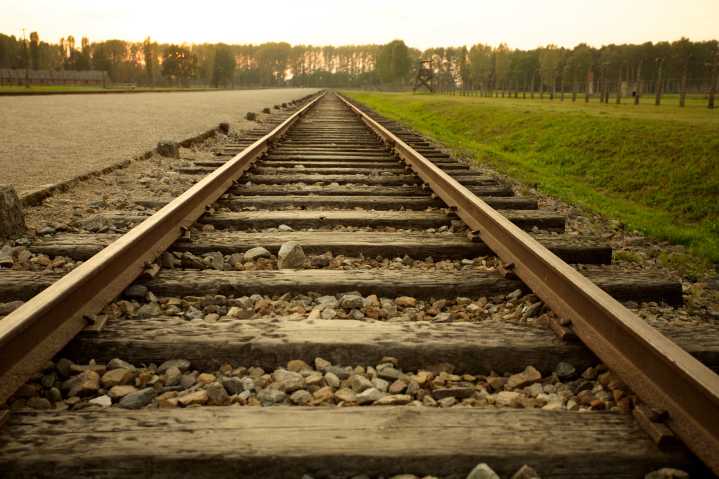 Tragedia en Durham: tren arrolla y mata a un hombre