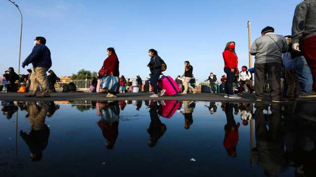 SJM llama a una "regularización acotada" de migrantes y resolver el tema con "humanidad"