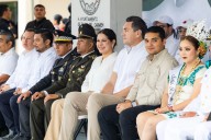 Estefanía Mercado preside el desfile del CCXV Aniversario de la Independencia de México en Playa del Carmen