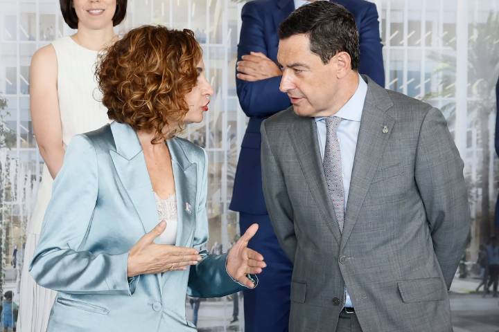 Del agravio territorial a la defensa de los servicios públicos: Moreno y Montero afilan la campaña de Andalucía