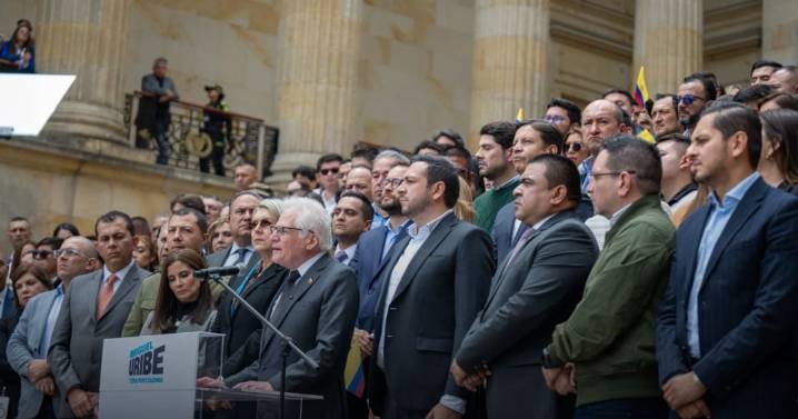 El show de Uribe Londoño, convencido de que la lástima da votos, aspira ser presidente de Colombia
