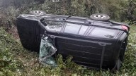 Accidente mortal en Langreo: muere un hombre al volcar un todoterreno en una finca y su sobrino de 14 años y otro menor resultan heridos