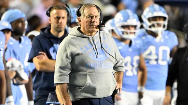 North Carolina perdió 14-48 en debut de Bill Belichick como head coach
