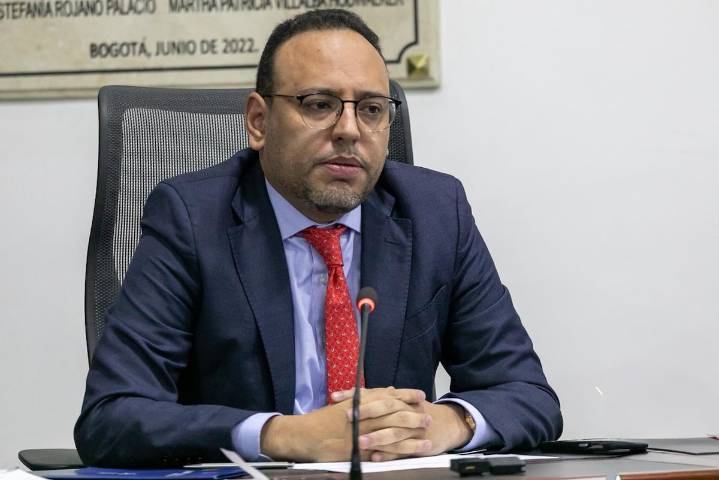 Petro acepta la renuncia del ministro de las TIC en un nuevo remezón ministerial