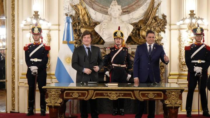 Catalán debutó como ministro del Interior mandando fondos a Santa Fe