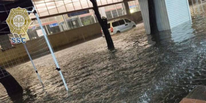 Lluvia genera caos en la CDMX, activan alerta púrpura y roja en diversas alcaldías