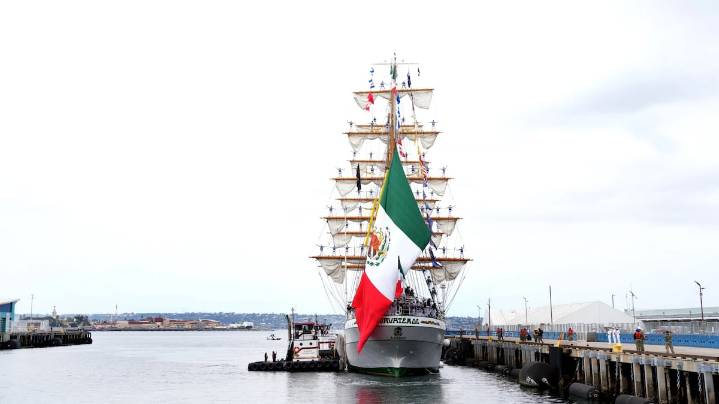El buque-escuela Cuauhtémoc reanuda operaciones tras choque letal con el puente de Brooklyn