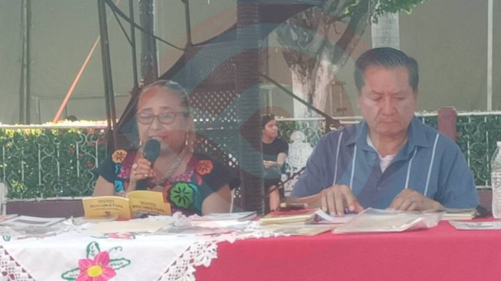 Presenta Salustia Pacheco su nuevo poemario “El Framboyán”