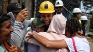 Rescatan con vida a los 23 mineros que permanecían atrapados en una mina de oro en Colombia