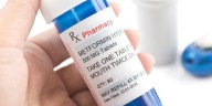 ¿Podría el medicamento metformina para la diabetes cambiar los niveles de metales en la sangre?