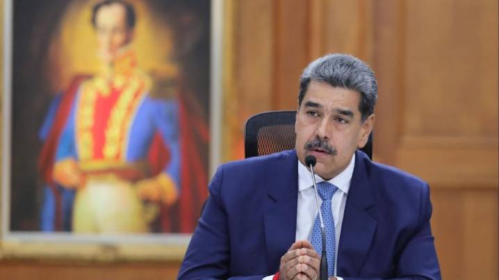 Maduro dice que Venezuela está más preparada para la lucha armada