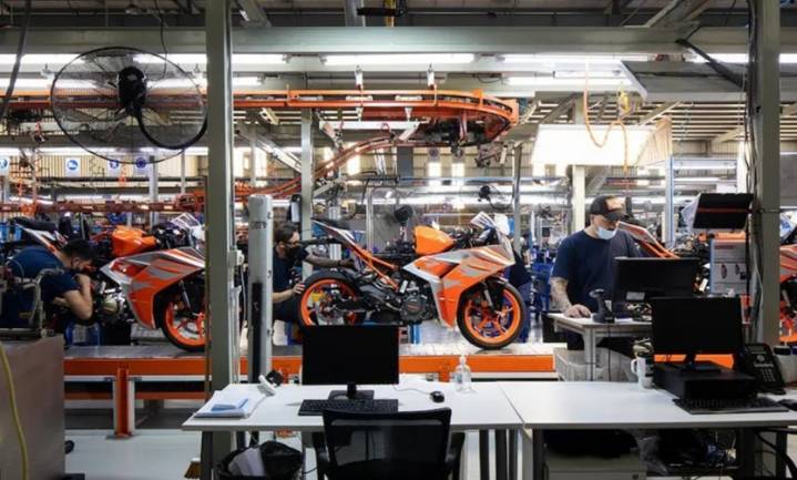 Cierra una planta de una conocida fábrica de motos y despide a unos 50 operario
