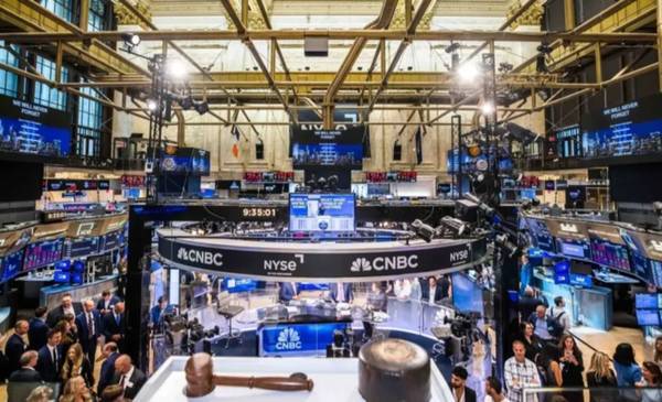 Reacción del mercado: el dólar oficial se dispara a $1.450, las acciones argentinas en Wall Street se hunden casi 22% y el Riesgo País supera los 1.000 puntos