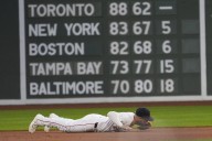 Red Sox lose to Athletics, tighten AL playoff race