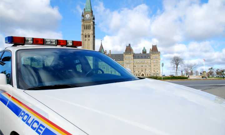 Worker killed by heavy vehicle in Ottawa