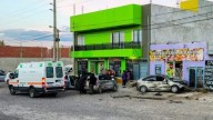 Se despistó y chocó tres vehículos estacionados