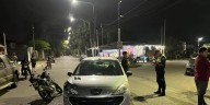 Tucumán: un motociclista sin casco golpeó a un menor y destrozó un vehículo tras un choque