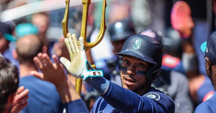 Mariners blast Braves with 18 runs in homer