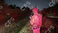 Lluvias provocan inundaciones en Puerto Vallarta; buscan a motociclista arrastrado por la corriente en Ixtapa
