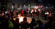 Miles marcharon en Argentina exigiendo justicia para las víctimas de triple feminicidio