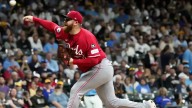 Gavin Lux brilla en victoria clave de Cincinnati por comodín de la Liga Nacional