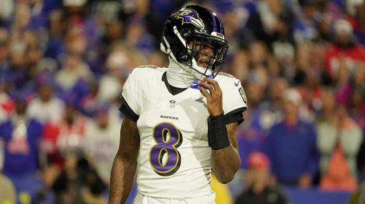 Ravens’ Lamar Jackson escapes fine for incident with Bills fan