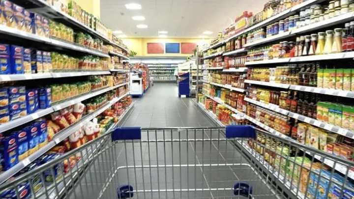 Las ventas en supermercados registraron una caída del 2% en julio