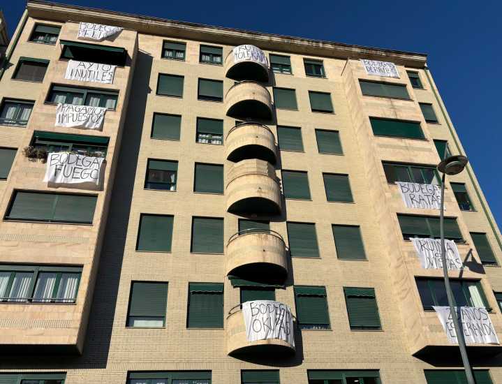 Vecinos del Paseo de Salamanca alzan la voz ante las instalaciones con «okupas y ratas»: «Ayuntamiento inútiles»