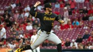 Piratas vencen a Rojos en emocionante extrainnings con heroico doble de Horwitz