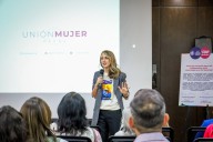 Capacitan a funcionarios en temas de familia