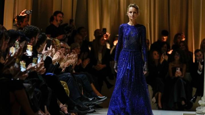Armani's last collection shown in solemn runway show with Richard Gere, Lauren Hutton in 1st row
