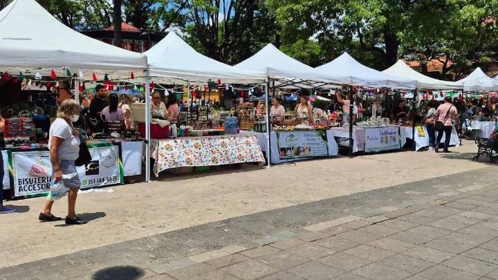 Fin de semana de mercadito ambulante reúne a emprendedores