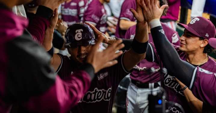 Tomateros de Culiacán vencen y empatan a Charros en La Paz