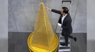 Descubre el asombroso árbol de Navidad que desata suspiros y envidia en Europa, con un increíble precio de 2,3 millones de euros