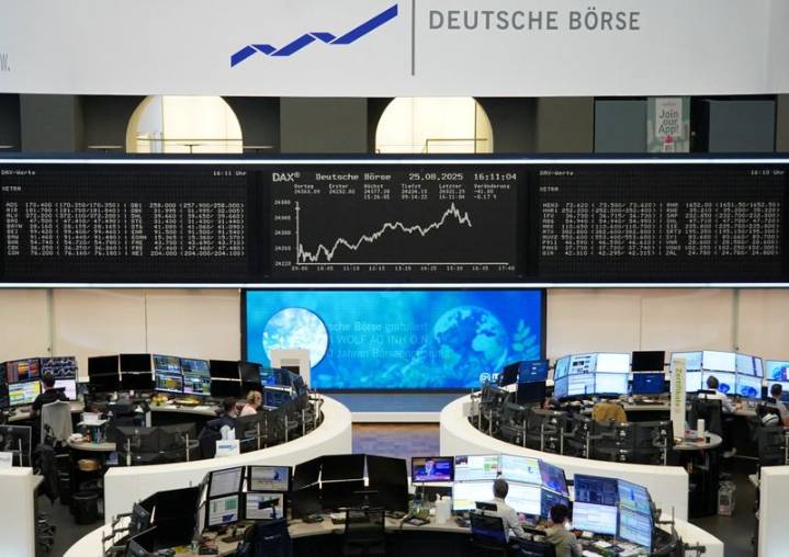 European shares rise as Inditex leads retailers, Novo Nordisk shines