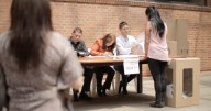 Colombianos en Alicante no podrían votar en las elecciones de 2026, según denuncias