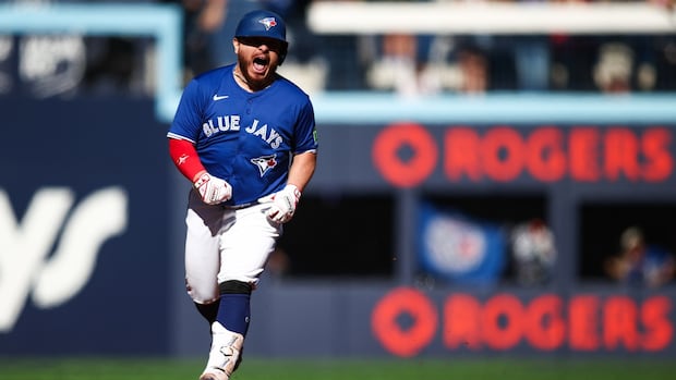 Blue Jays defeat Rays to clinch 7th American League East title in club history