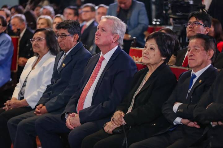 Melecio Tito, maestro de vida, recibió hoy las Palmas Magisteriales en categoría Amauta