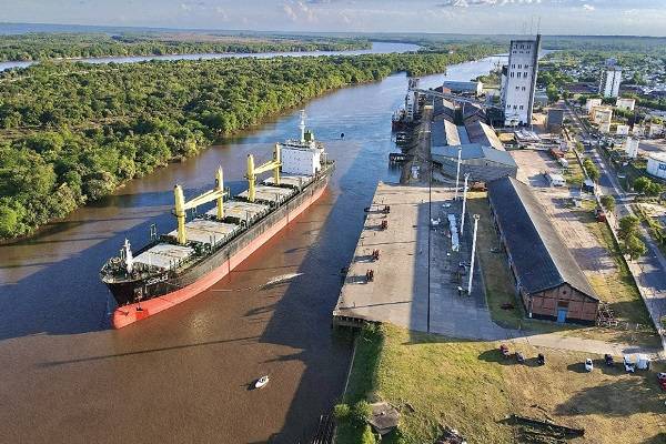 El presidente del Puerto de Uruguay reclamó la continuidad del dragado