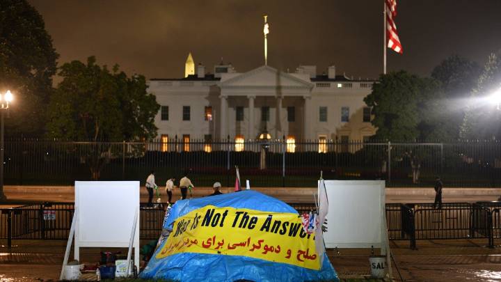 Desmantelan histórica vigilia por la paz frente la Casa Blanca tras orden de Trump