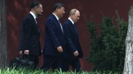 Xi Jinping, flanqueado por Putin y Kim Jong-un: despliegue militar en Pekín y un reto al mundo