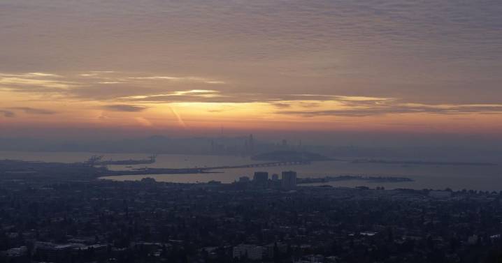 4.3 magnitude earthquake jolts the San Francisco Bay Area and people report feeling a sharp shake