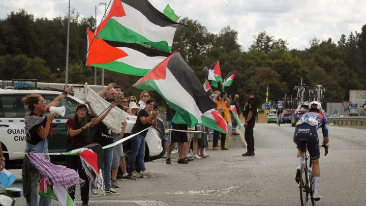 Puestos en libertad los diez detenidos por protestar contra el equipo israelí en La Vuelta a su paso por Lugo