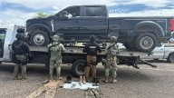 Aseguran pick up, cartuchos y equipo táctico en Aldama