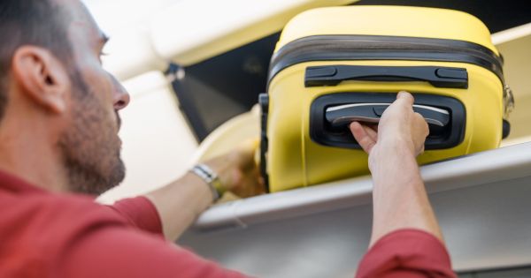 Cambian todos los aeropuertos del país: las mujeres ya no tendrán permitido llevar estos elementos de cuidado personal y pueden ser multadas por hasta 17 mil dólares
